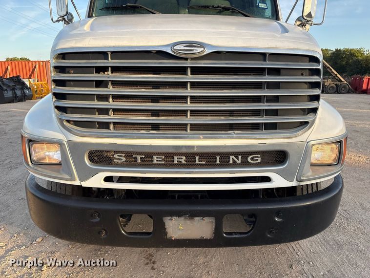 image for item EU0856 2003 Sterling L8500 dump truck