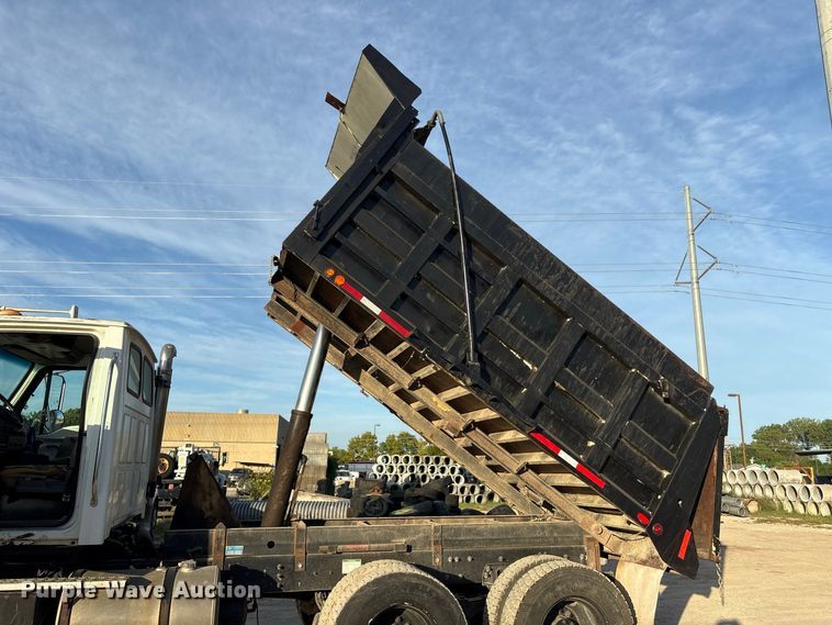 image for item EU0856 2003 Sterling L8500 dump truck