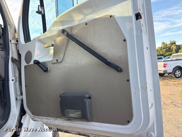 image for item EU0856 2003 Sterling L8500 dump truck