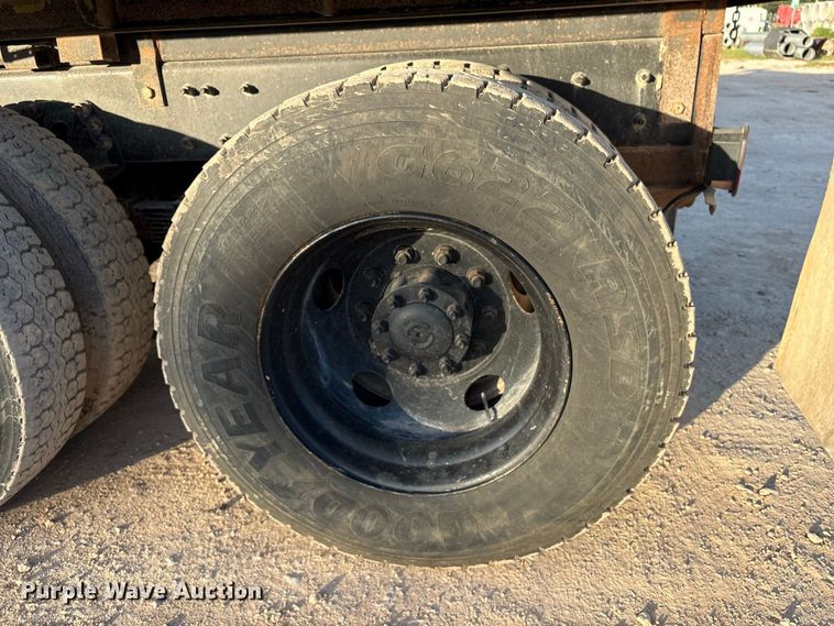 image for item EU0856 2003 Sterling L8500 dump truck