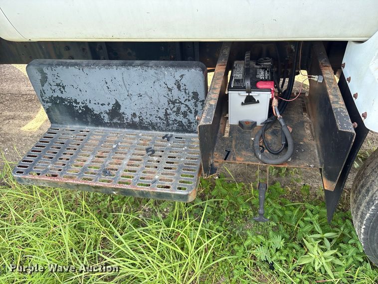 image for item EU0857 1999 Chevrolet C7 flatbed truck