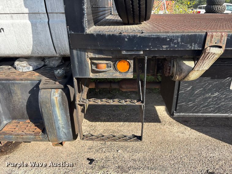 image for item EU0857 1999 Chevrolet C7 flatbed truck