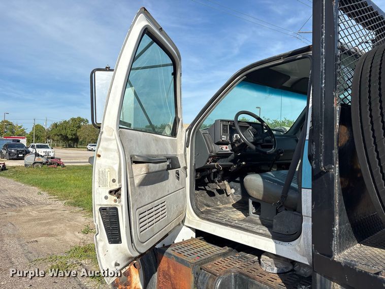 image for item EU0857 1999 Chevrolet C7 flatbed truck