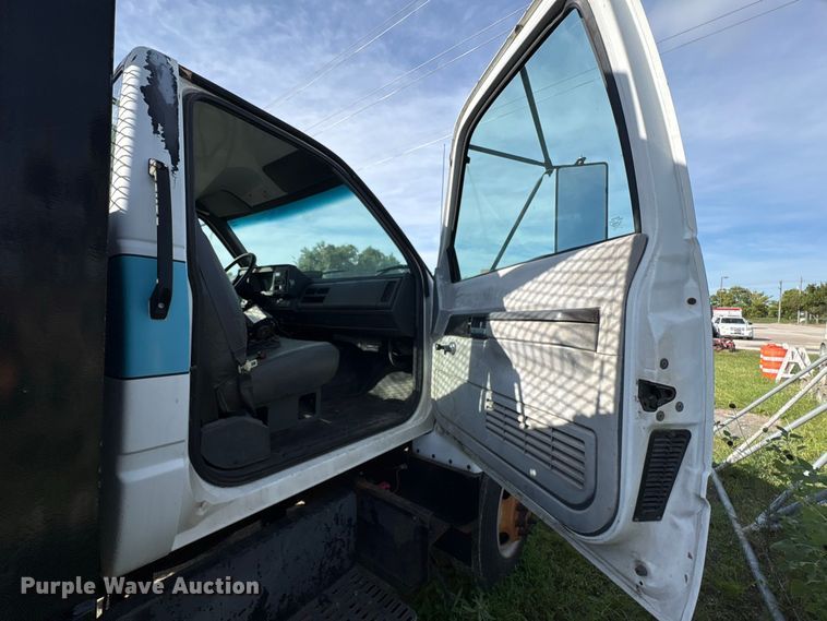 image for item EU0857 1999 Chevrolet C7 flatbed truck