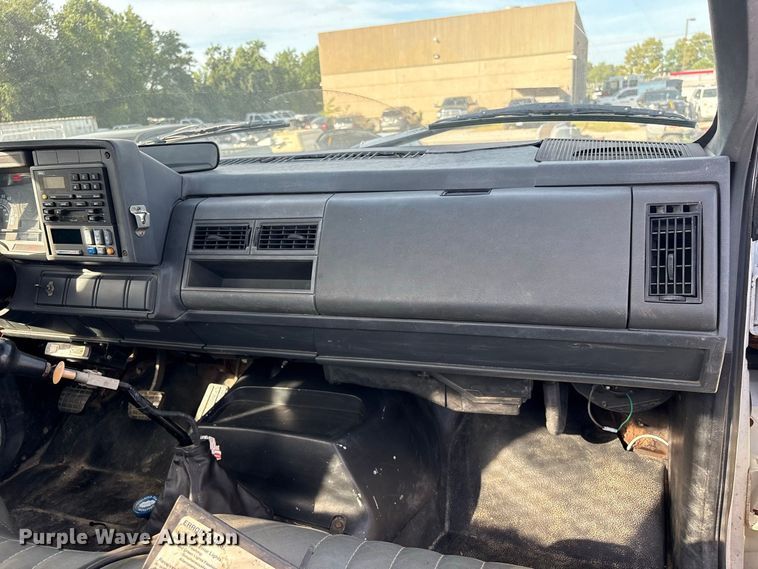 image for item EU0857 1999 Chevrolet C7 flatbed truck