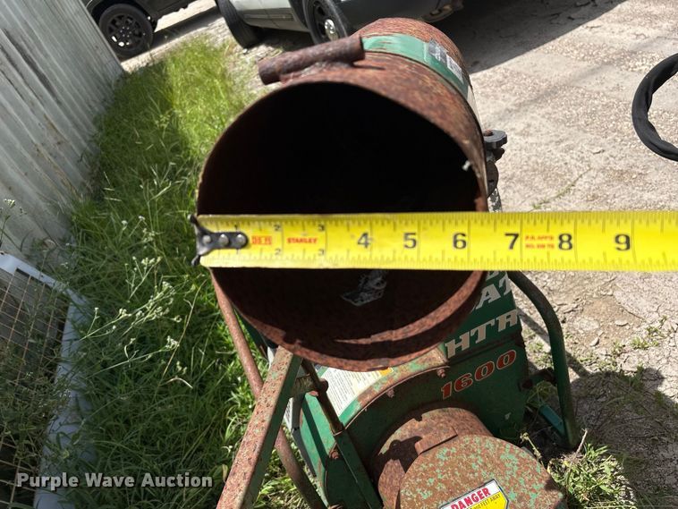 image for item EU0860 Billy Goat HTR 1600 VN debris vacuum