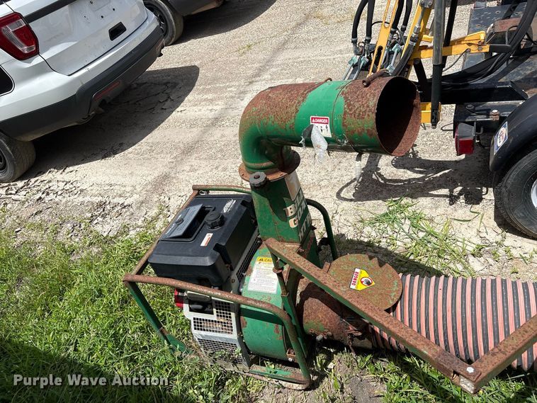 image for item EU0860 Billy Goat HTR 1600 VN debris vacuum