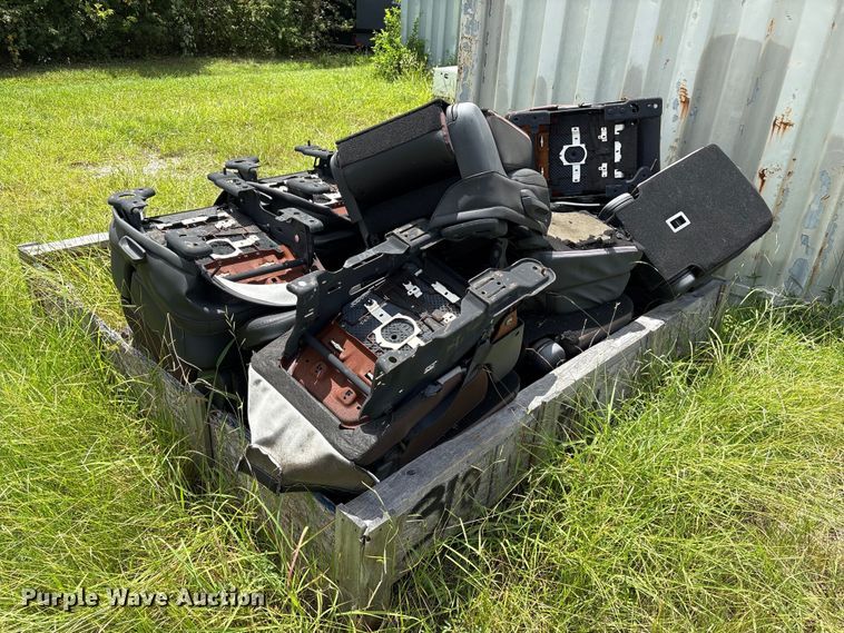 image for item EU0861 (14) pickup truck seats