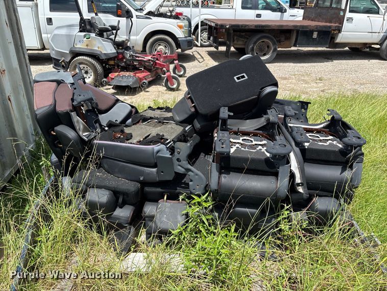 image for item EU0861 (14) pickup truck seats