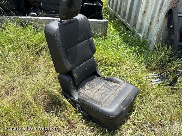 image for item EU0861 (14) pickup truck seats