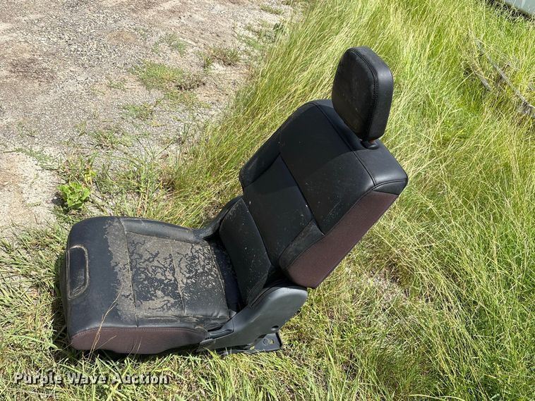 image for item EU0861 (14) pickup truck seats