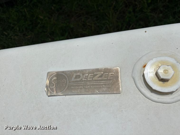 image for item EU0863 Deezee fuel tank