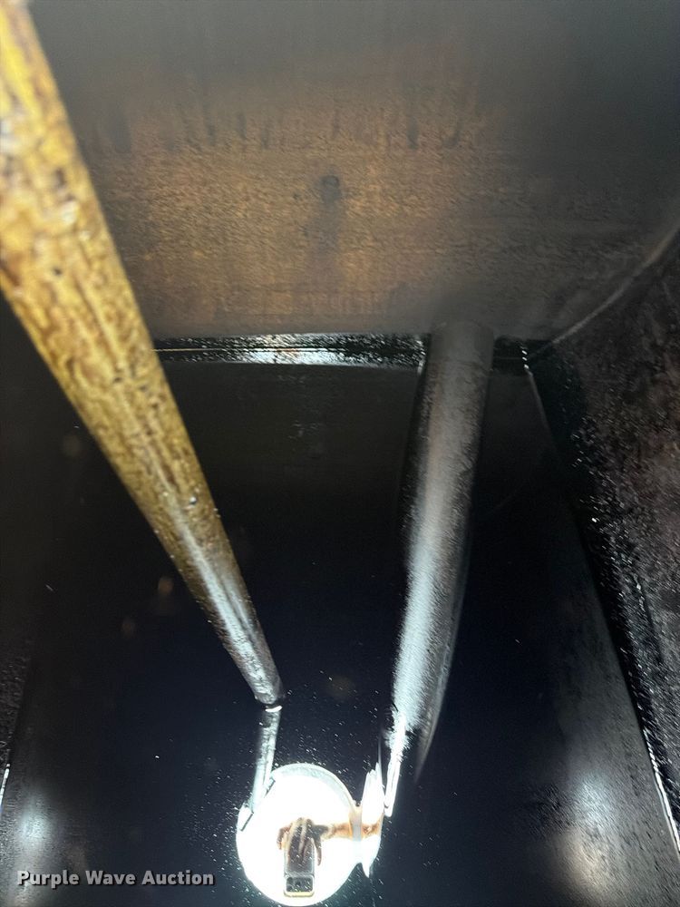 image for item EW2171 2015 Diamond Bilt crack sealer