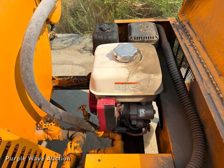 image for item EW2171 2015 Diamond Bilt crack sealer