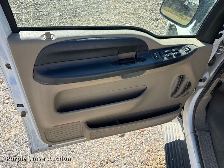 image for item EW4321 2005 Ford Excursion SUV