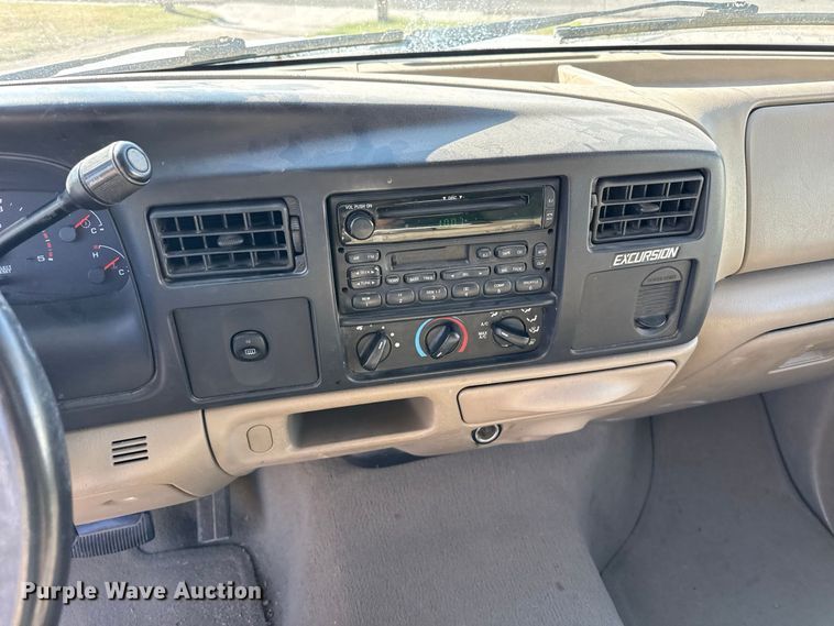 image for item EW4321 2005 Ford Excursion SUV