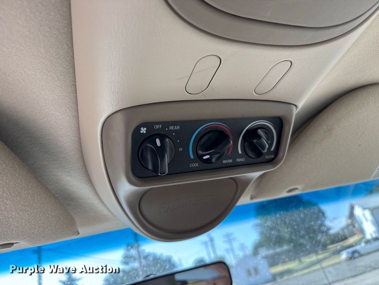 image for item EW4321 2005 Ford Excursion SUV