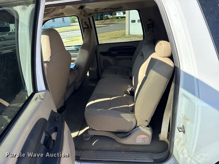 image for item EW4321 2005 Ford Excursion SUV