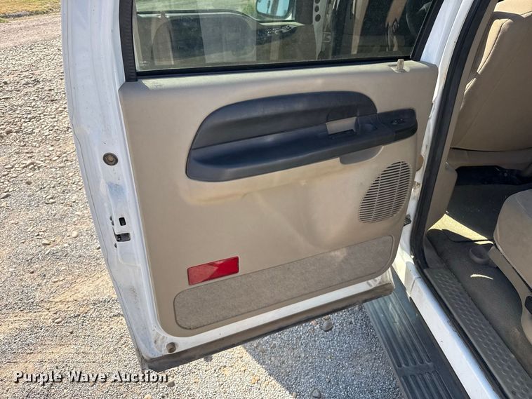 image for item EW4321 2005 Ford Excursion SUV