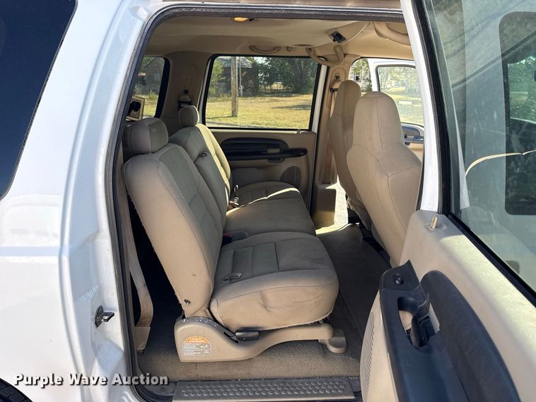 image for item EW4321 2005 Ford Excursion SUV