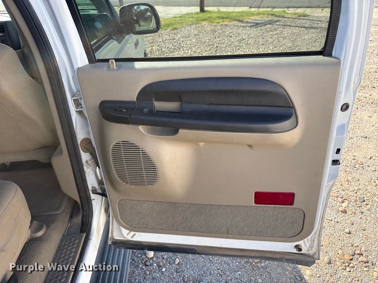 image for item EW4321 2005 Ford Excursion SUV