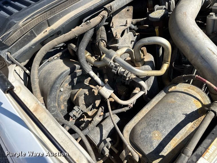 image for item EW4321 2005 Ford Excursion SUV