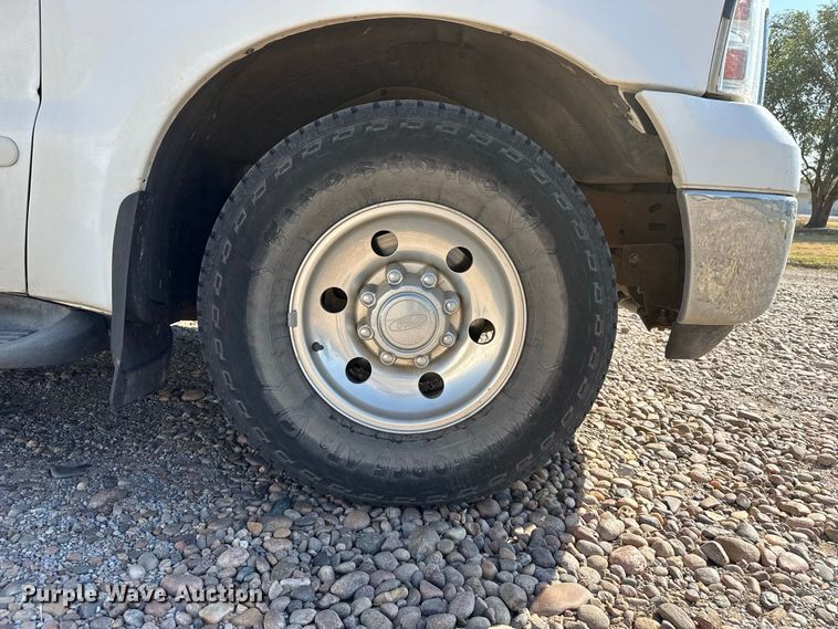 image for item EW4321 2005 Ford Excursion SUV
