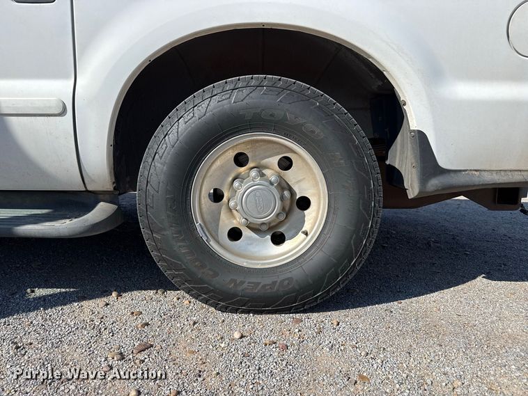 image for item EW4321 2005 Ford Excursion SUV