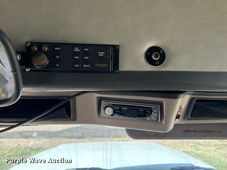 image for item EW4330 2002 International 3400 transit bus