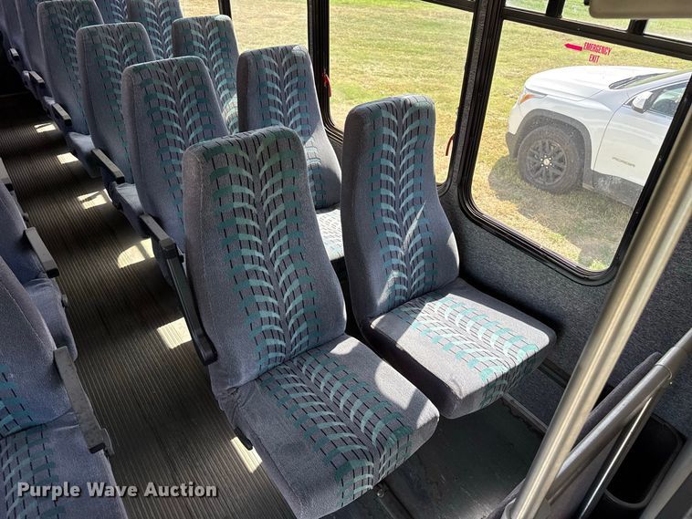 image for item EW4330 2002 International 3400 transit bus
