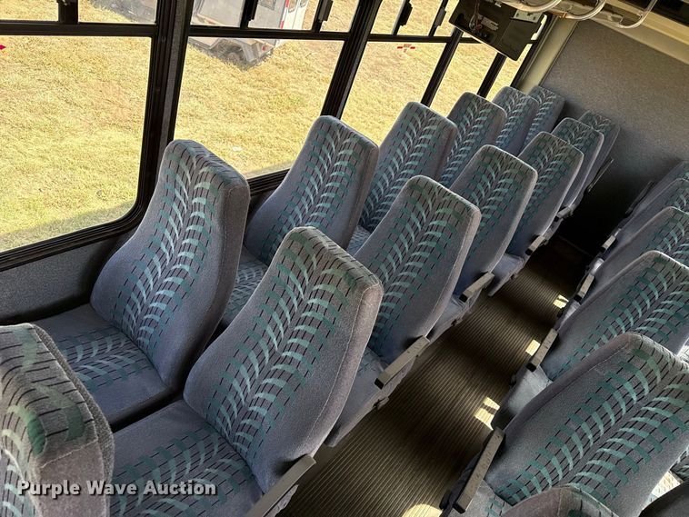 image for item EW4330 2002 International 3400 transit bus