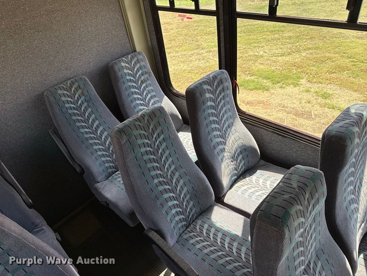image for item EW4330 2002 International 3400 transit bus