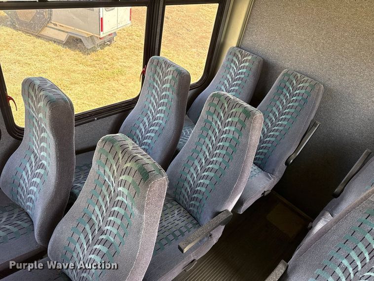 image for item EW4330 2002 International 3400 transit bus