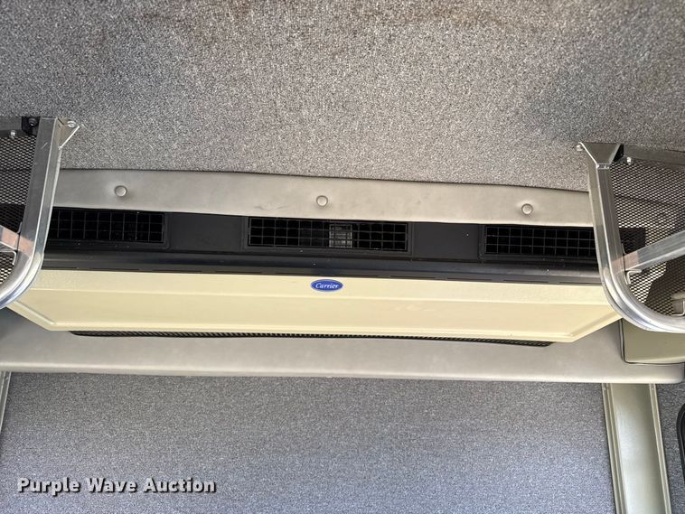 image for item EW4330 2002 International 3400 transit bus