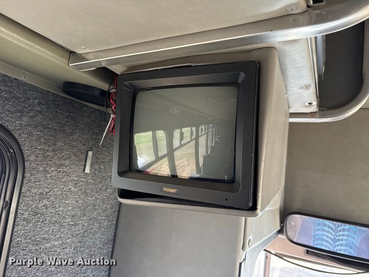 image for item EW4330 2002 International 3400 transit bus