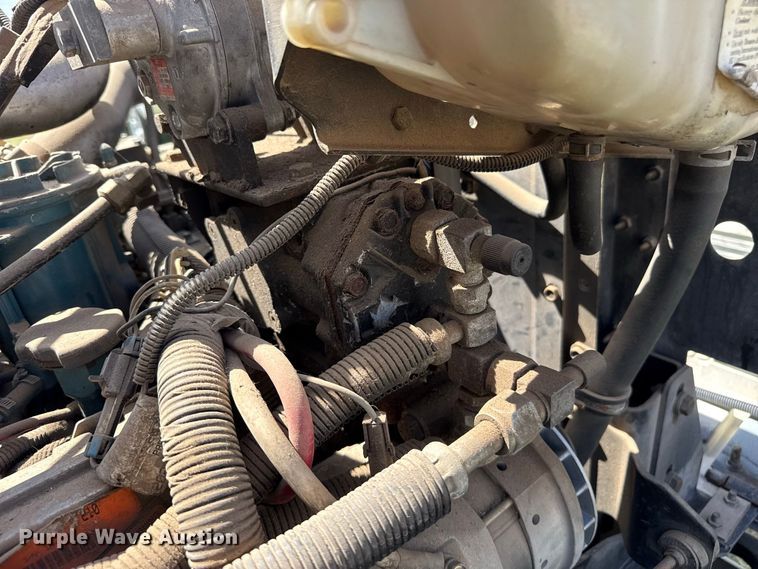 image for item EW4330 2002 International 3400 transit bus