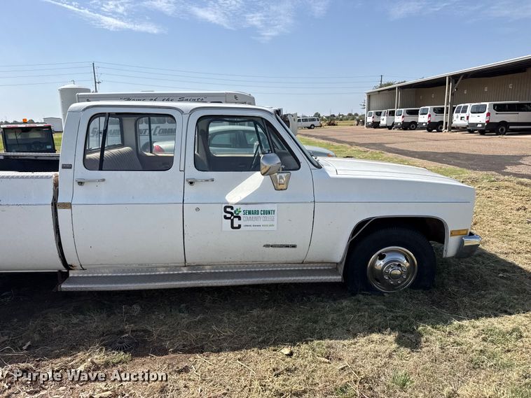 image for item EW4332 1991 Chevrolet Cheyenne 3500 Crew Cab pickup truck
