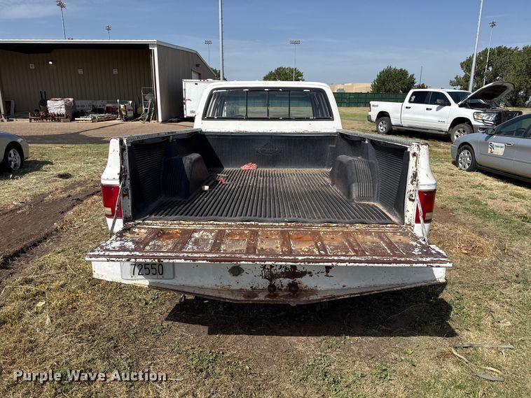 image for item EW4332 1991 Chevrolet Cheyenne 3500 Crew Cab pickup truck