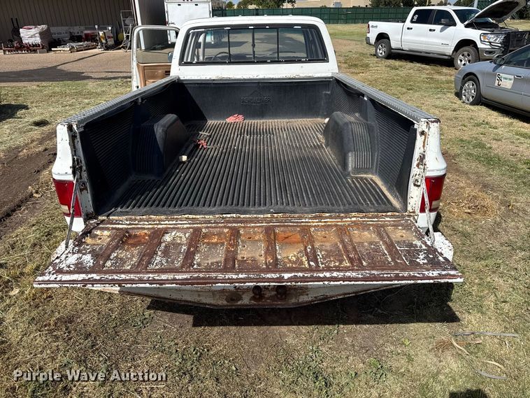 image for item EW4332 1991 Chevrolet Cheyenne 3500 Crew Cab pickup truck