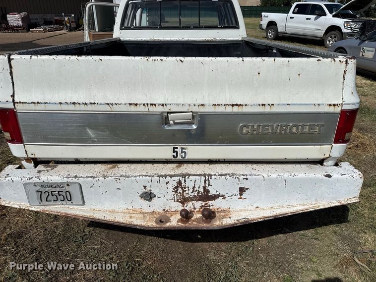 image for item EW4332 1991 Chevrolet Cheyenne 3500 Crew Cab pickup truck