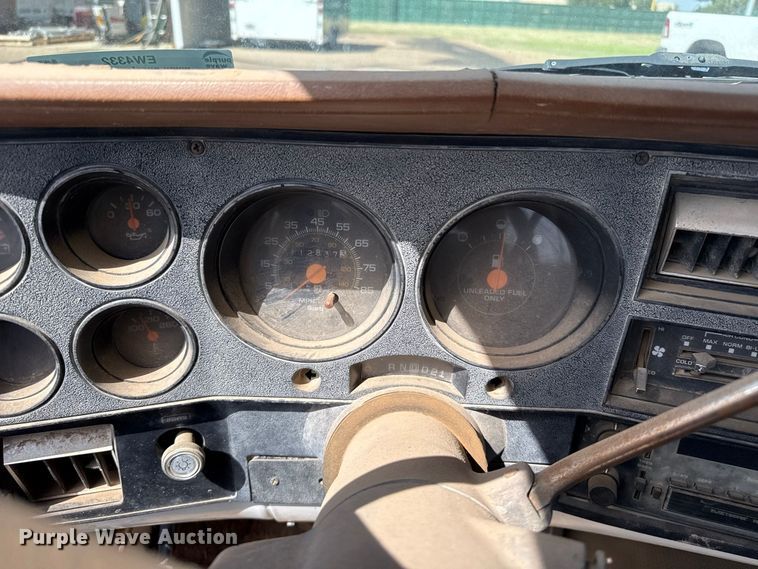 image for item EW4332 1991 Chevrolet Cheyenne 3500 Crew Cab pickup truck