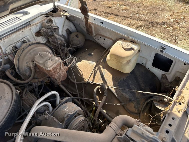 image for item EW4332 1991 Chevrolet Cheyenne 3500 Crew Cab pickup truck