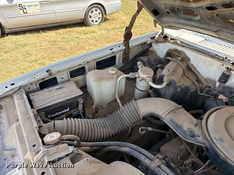 image for item EW4332 1991 Chevrolet Cheyenne 3500 Crew Cab pickup truck