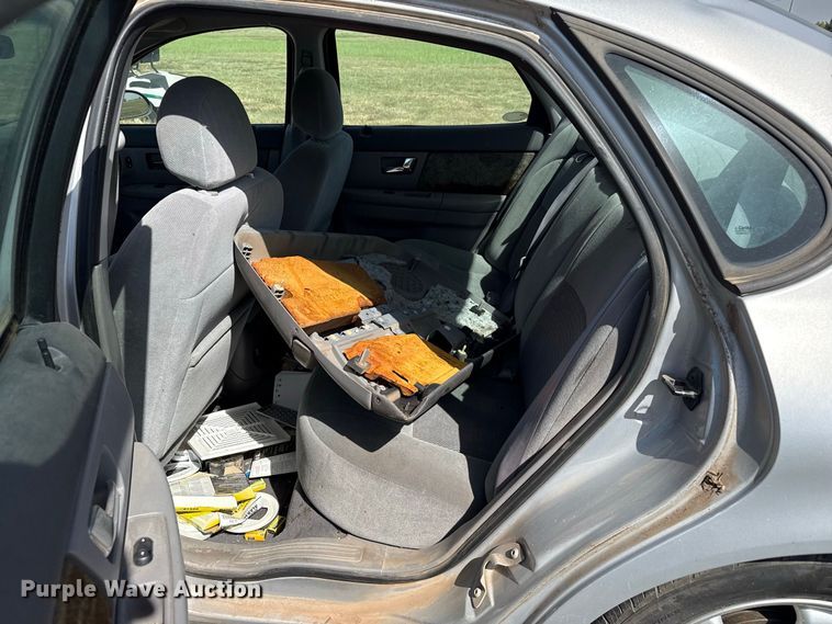image for item EW4336 2003 Ford Taurus 