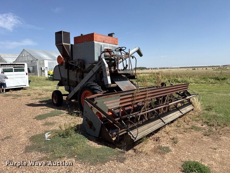 image for item EW4341 Gleaner Baldwin combine