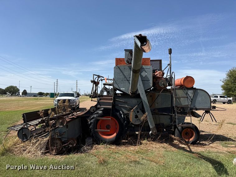 image for item EW4341 Gleaner Baldwin combine
