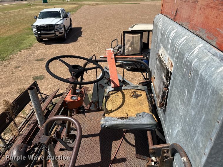 image for item EW4341 Gleaner Baldwin combine