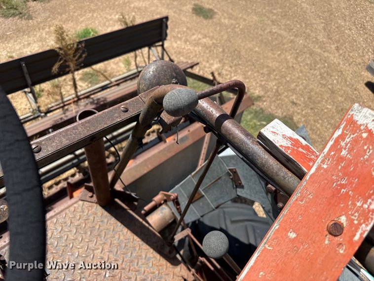 image for item EW4341 Gleaner Baldwin combine