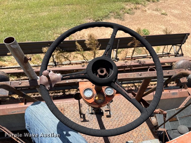 image for item EW4341 Gleaner Baldwin combine
