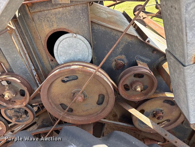 image for item EW4341 Gleaner Baldwin combine